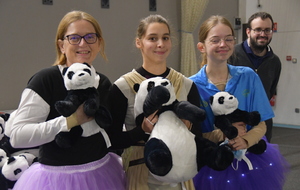 Maman et sa fille : Florence et Maëlle sur le podium avec au milie Lenora de Villiers St F.