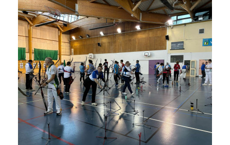🎉🎪 Trophée des Mixtes - Manche Salle : Une pluie de performances pour les archers d'Élancourt ! 🎪🎉